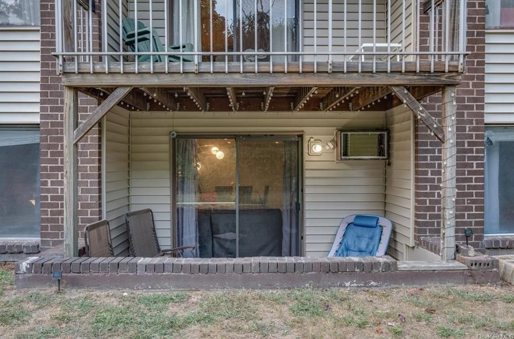 362 Skyline Dr, Mount Ivy NY  10970-2508 exterior