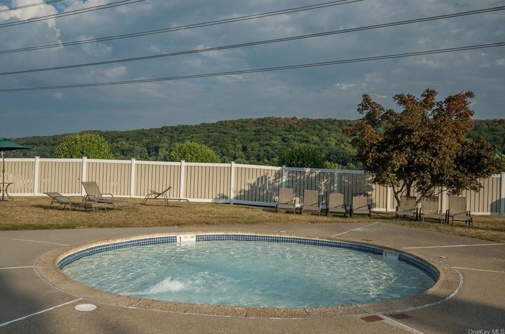 362 Skyline Dr, Mount Ivy NY  10970-2508 exterior