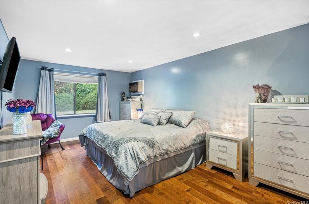 362 Skyline Dr, Mount Ivy NY  10970-2508 exterior