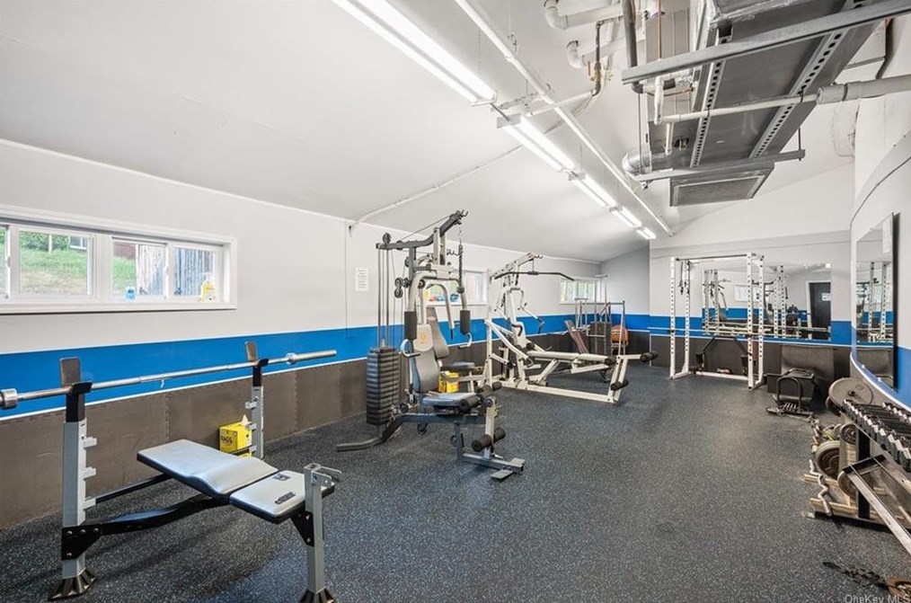 362 Skyline Dr, Mount Ivy NY  10970-2508 exterior