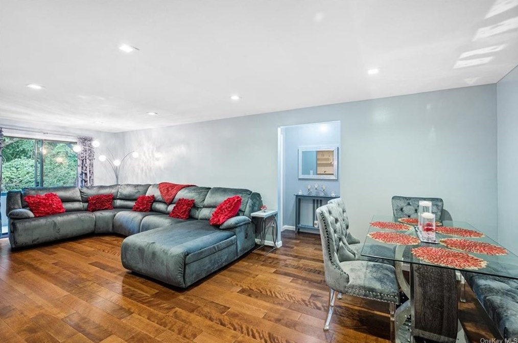 362 Skyline Dr, Mount Ivy NY  10970-2502 exterior