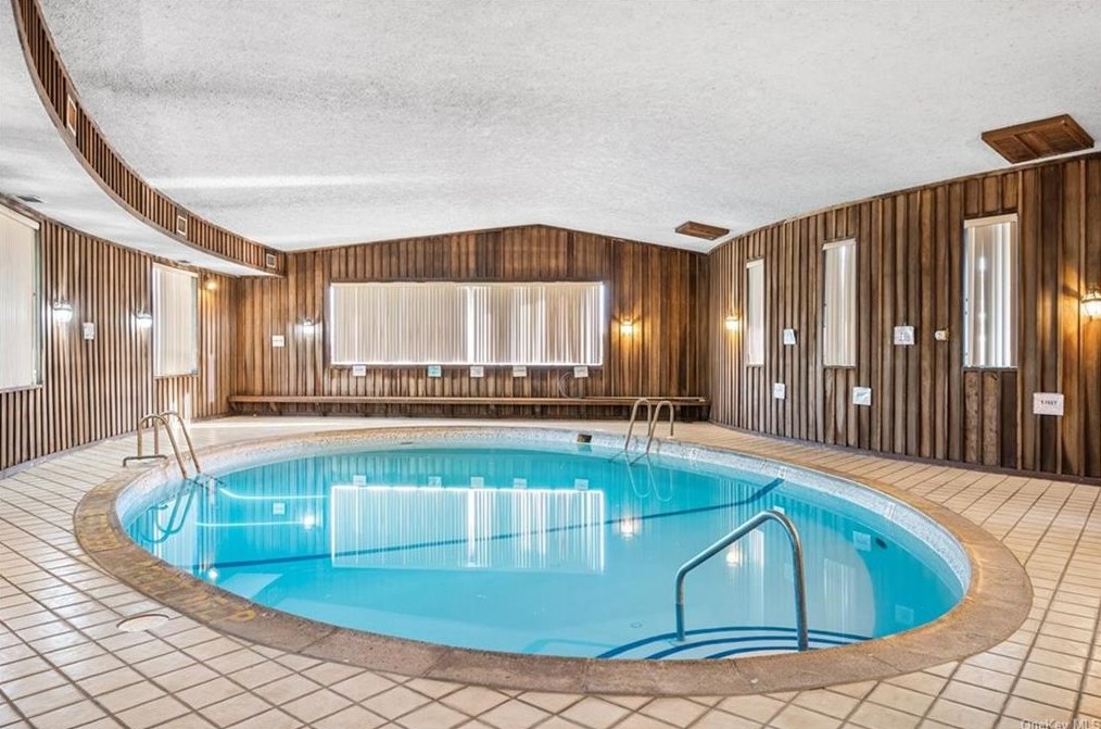 362 Skyline Dr, Mount Ivy NY  10970-2508 exterior