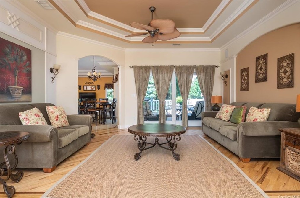 42 Merritts Path, Rocky Point NY  11778-9142 exterior