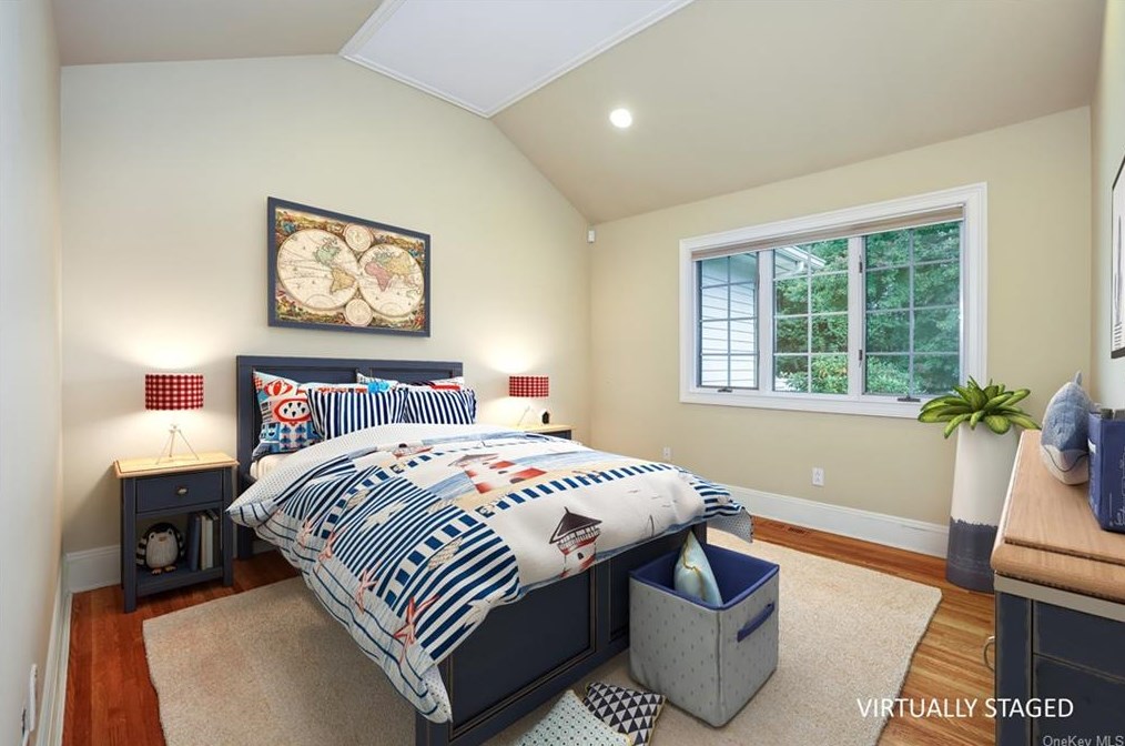 5 Kenilworth Ln, Rye NY  10580-1957 exterior