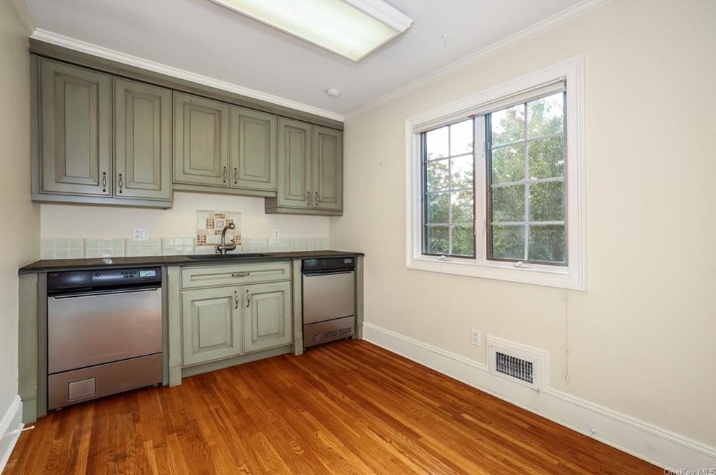 5 Kenilworth Ln, Rye NY  10580-1957 exterior