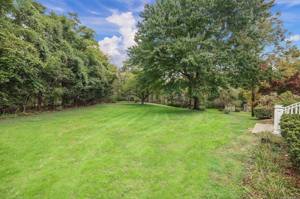 5 Kenilworth Ln, Rye NY  10580-1957 exterior