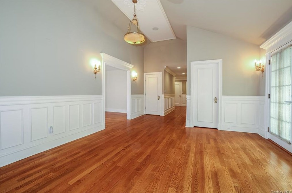 5 Kenilworth Ln, Rye NY  10580-1957 exterior