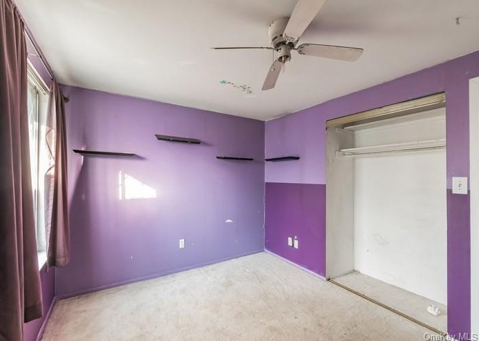 66 Birchwood Rd, Gordon Heights NY  11763-1231 exterior