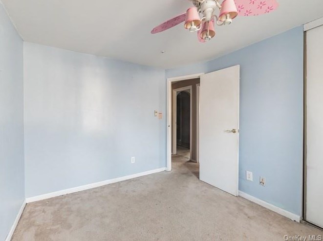 66 Birchwood Rd, Gordon Heights NY  11763-1231 exterior