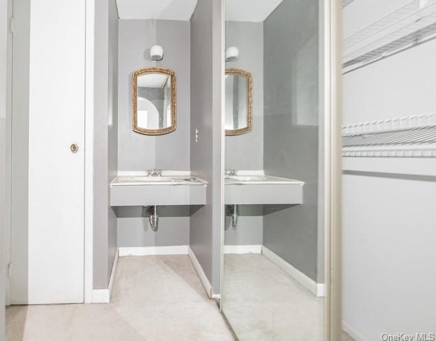 66 Birchwood Rd, Gordon Heights NY  11763-1231 exterior