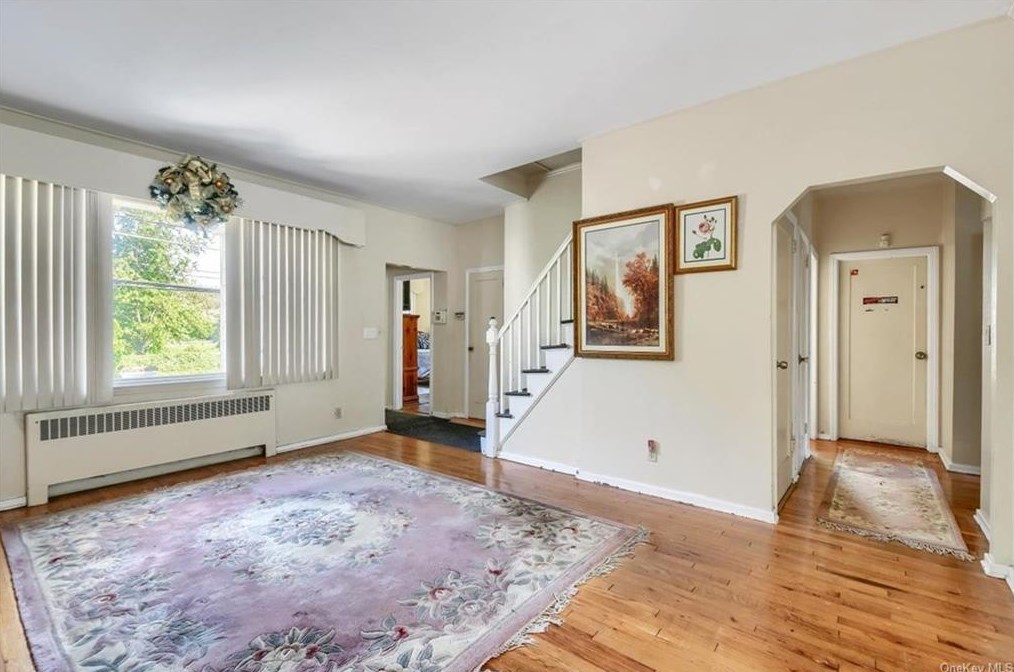 1293 Nepperhan Ave, Yonkers NY 10703-1026 exterior