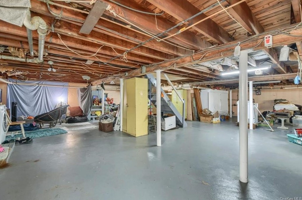 1293 Nepperhan Ave, Yonkers NY 10703-1026 exterior