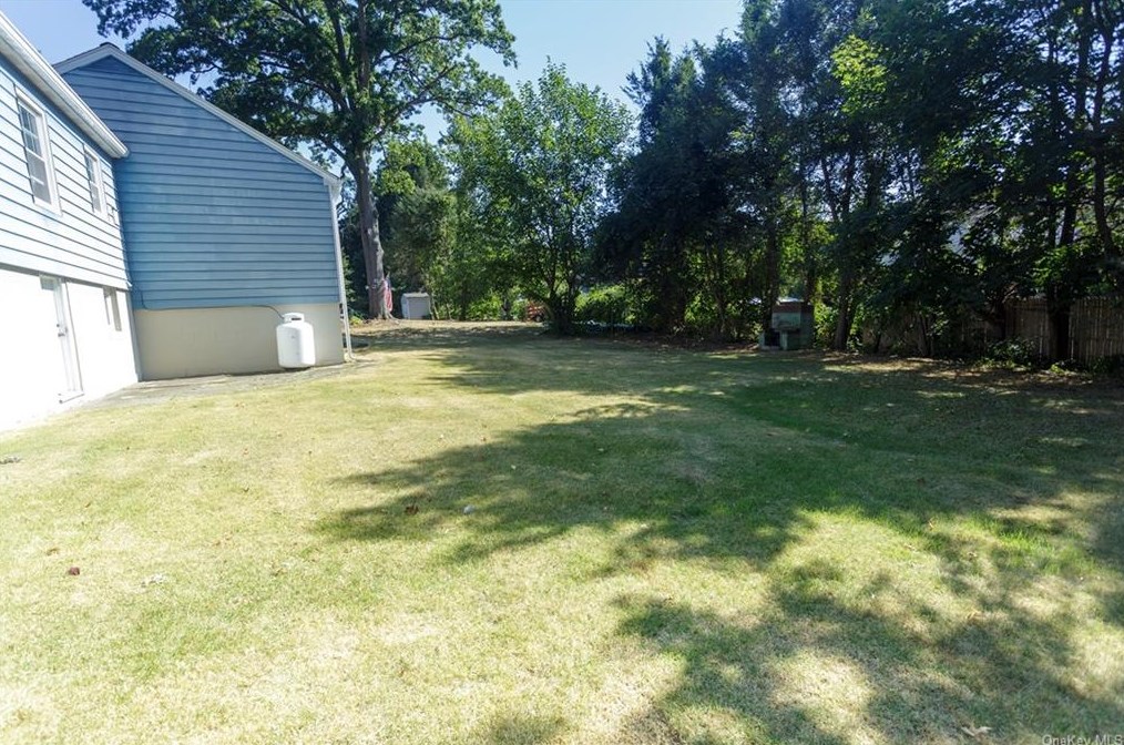 23 Deerfield Pl, Beacon NY 12508-1515 exterior