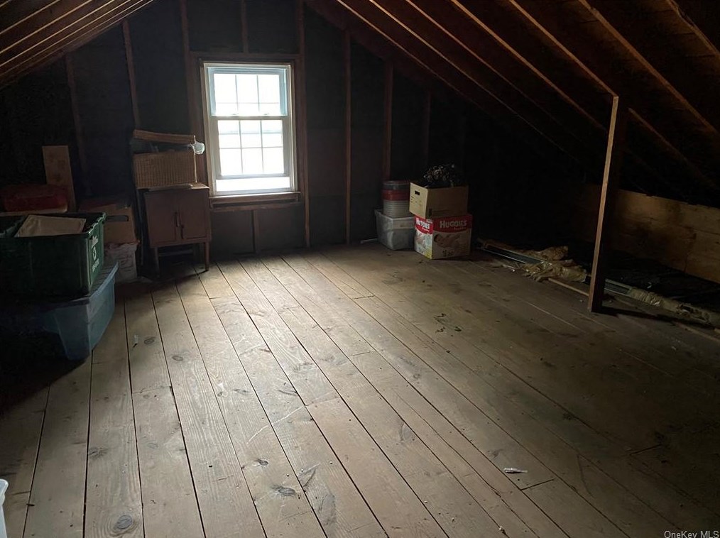 23 Deerfield Pl, Beacon NY 12508-1515 exterior