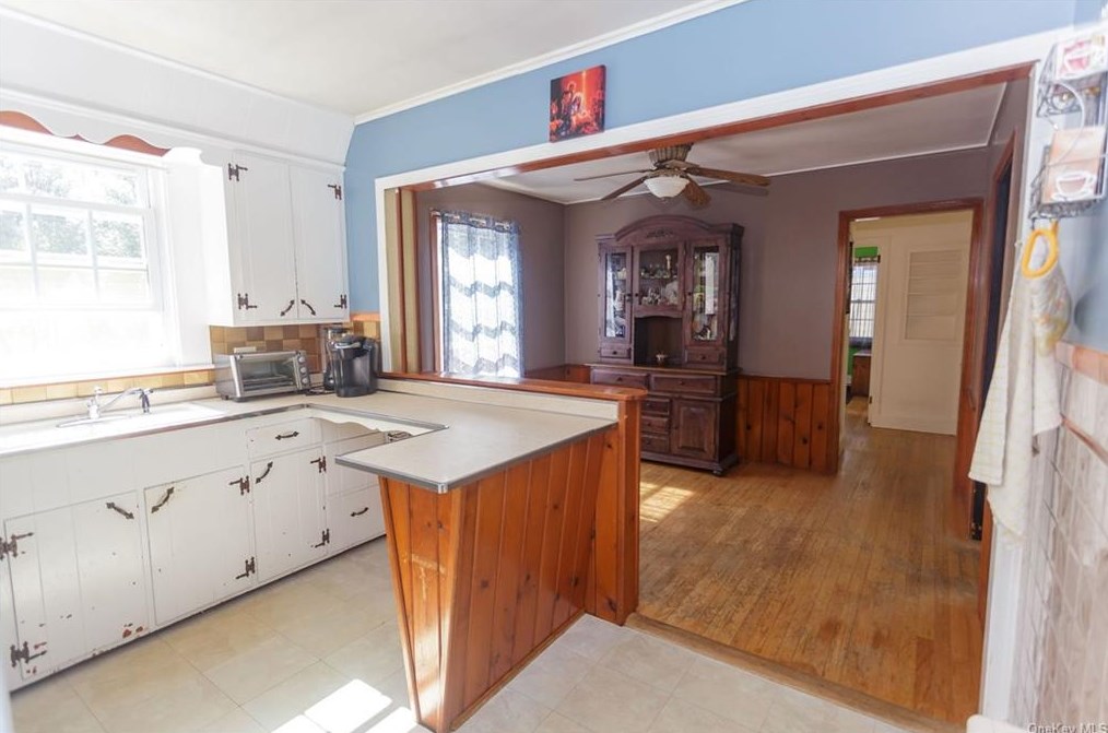 23 Deerfield Pl, Beacon NY 12508-1515 exterior