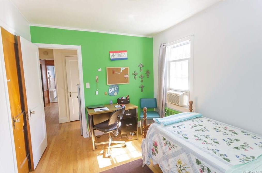 23 Deerfield Pl, Beacon NY 12508-1515 exterior