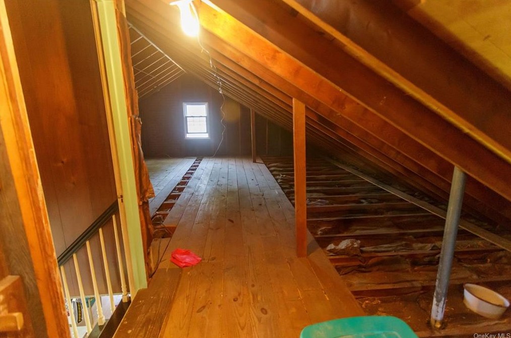 23 Deerfield Pl, Beacon NY 12508-1515 exterior