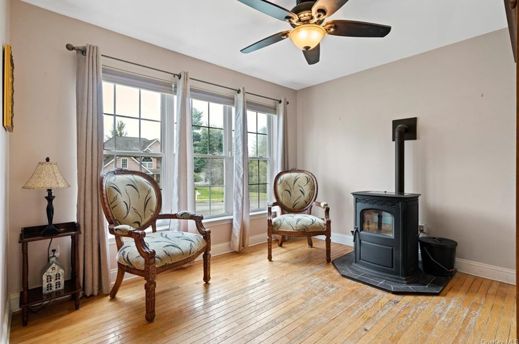 45 Overlook Ter, Walden NY  12586-1309 exterior