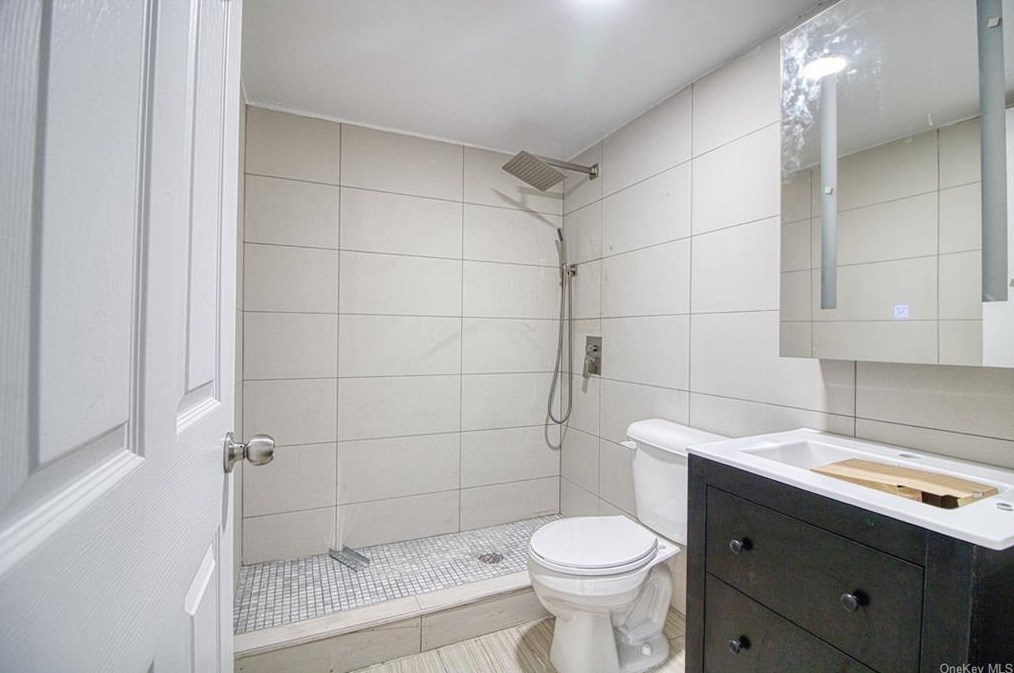 2842 Wellman Ave #1, Bronx, NY 10461