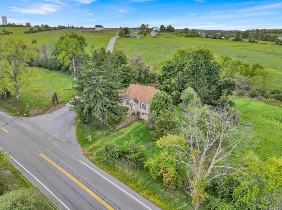1207 Kings Hwy, Chester NY  10918-3104 exterior