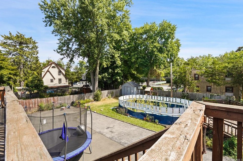 23 Spencer St, Mount Kisco NY  10549-3304 exterior
