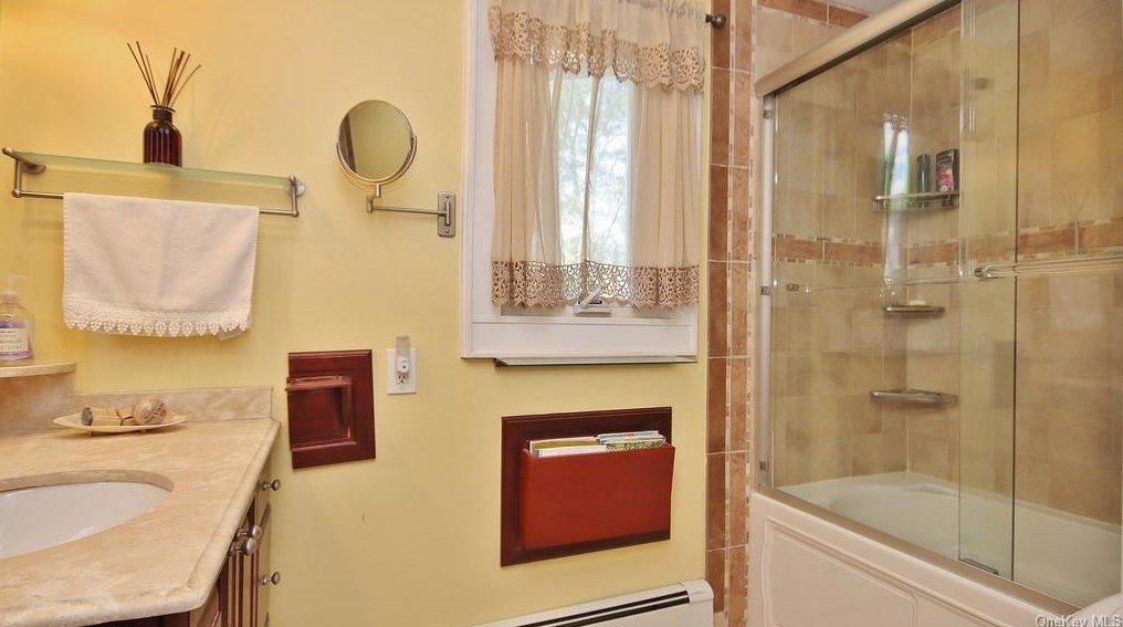 1616 Rose Ave, Mamaroneck NY  10543-3132 exterior