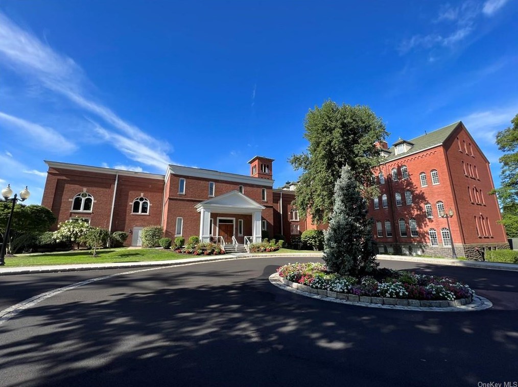 5 Apple Hill Ln, Peekskill NY  10566-4869 exterior