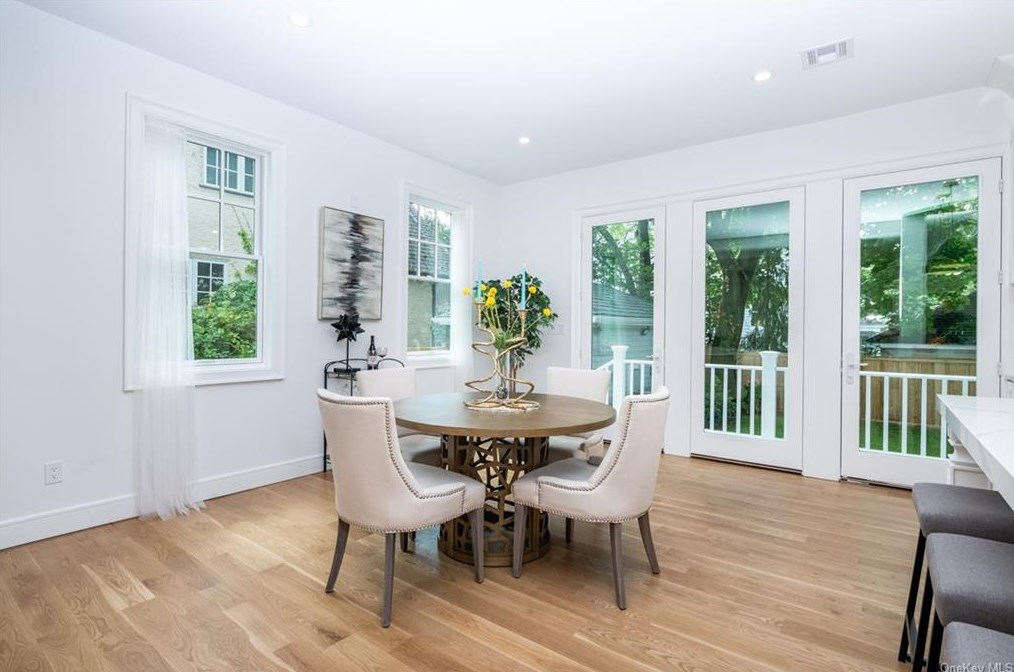 24 Kane Ave, Larchmont NY  10538-3545 exterior