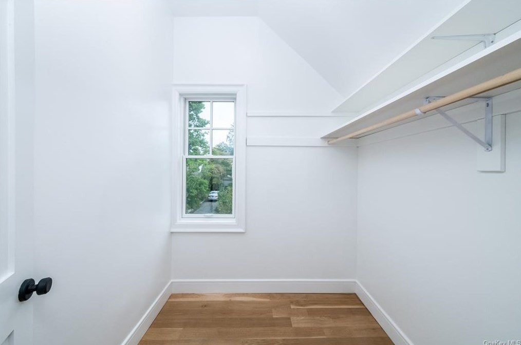 24 Kane Ave, Larchmont NY  10538-3545 exterior