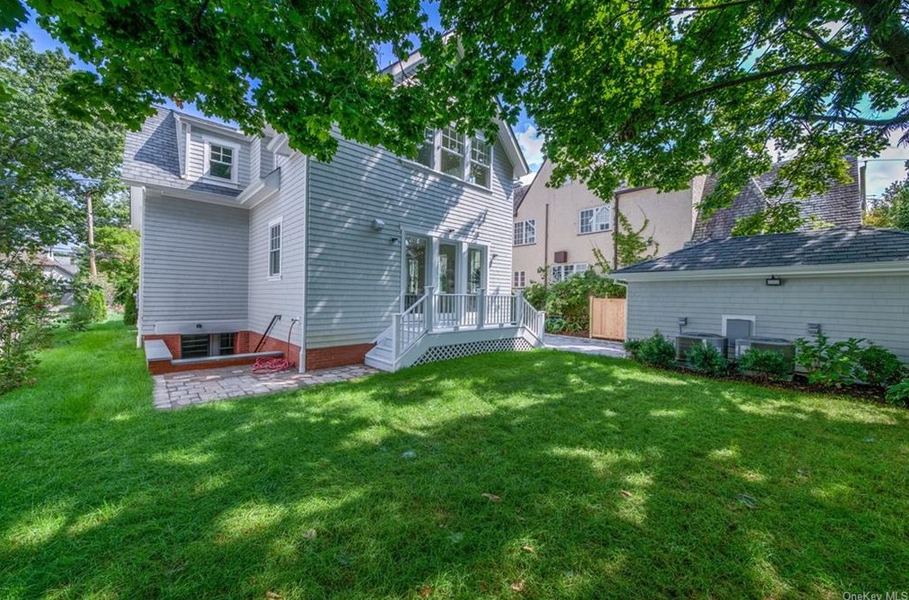 24 Kane Ave, Larchmont NY  10538-3545 exterior