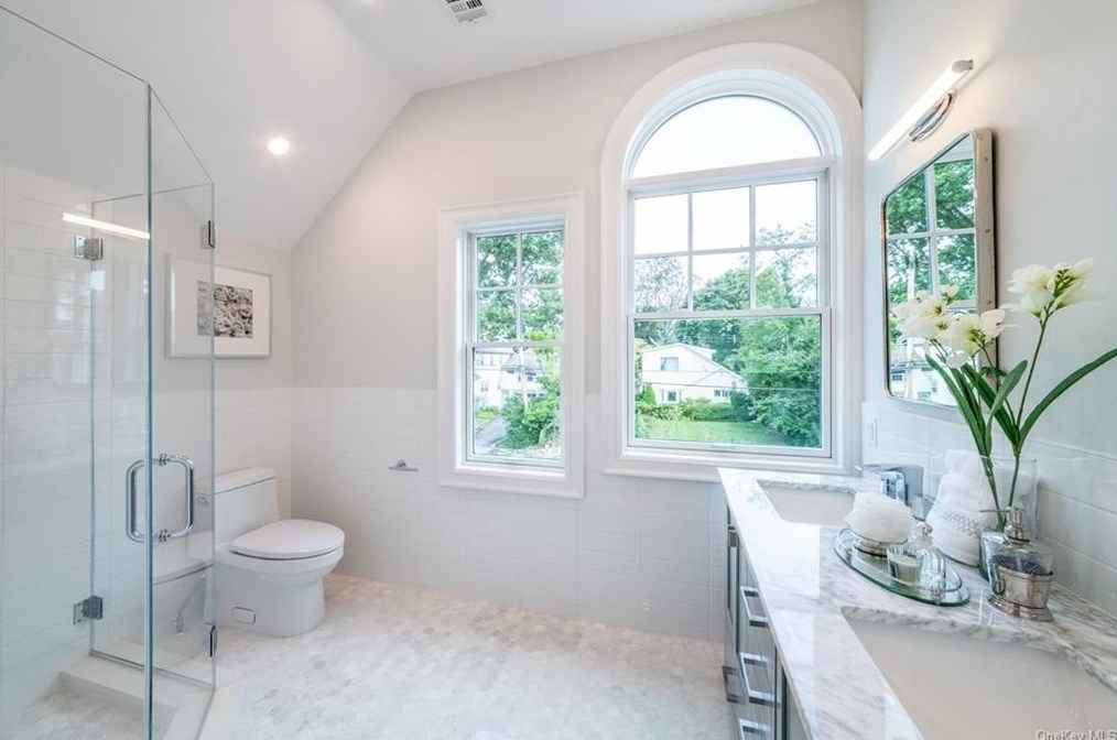 24 Kane Ave, Larchmont NY  10538-3545 exterior