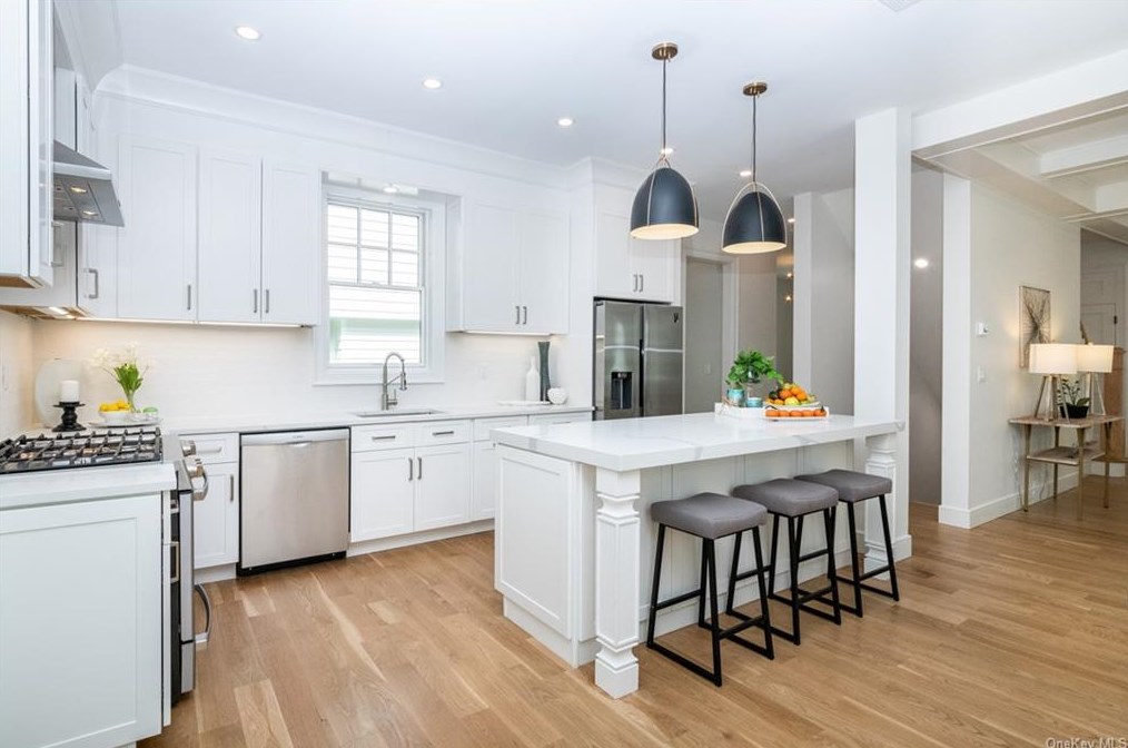 24 Kane Ave, Larchmont NY  10538-3545 exterior