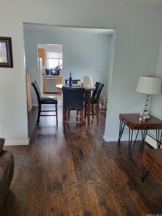 42 Elissa Ln, Yonkers NY 10710-1803 exterior