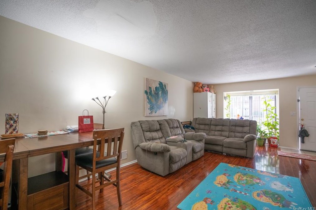 3 Redtwig Ct, Peekskill NY 10566-4126 exterior