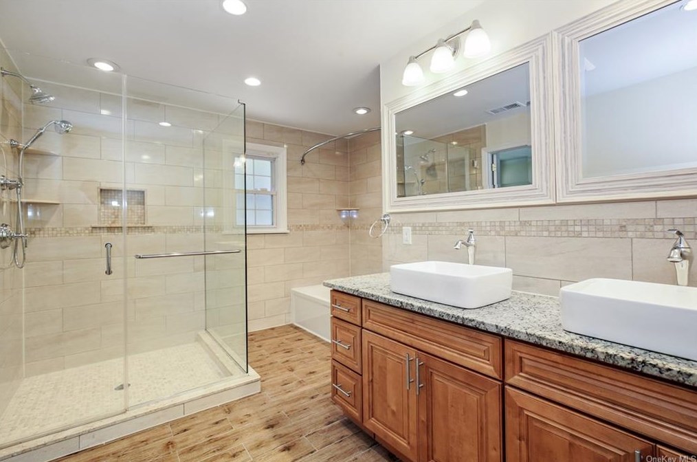 87 Devon Rd, Yonkers NY 10708-5702 exterior