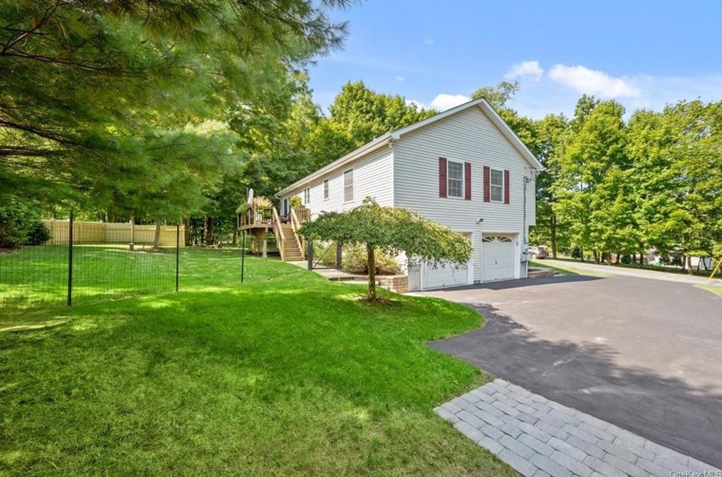 74 Crossman Ave, Monroe NY 10950-1201 exterior