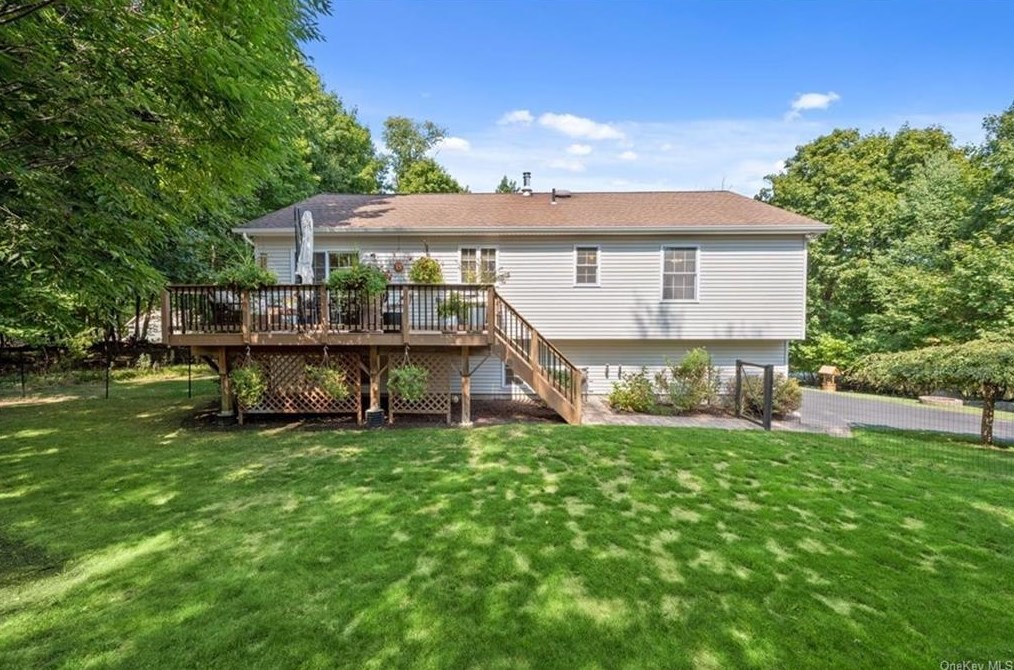 74 Crossman Ave, Monroe NY 10950-1201 exterior