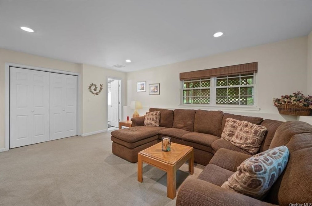 74 Crossman Ave, Monroe NY 10950-1201 exterior