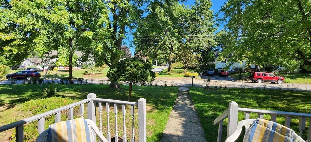 2 Flamingo Dr, Newburgh NY  12550-8313 exterior