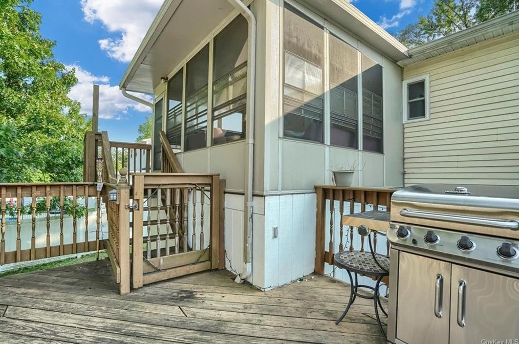 43 Maple Ln, Monroe NY  10950-1024 exterior