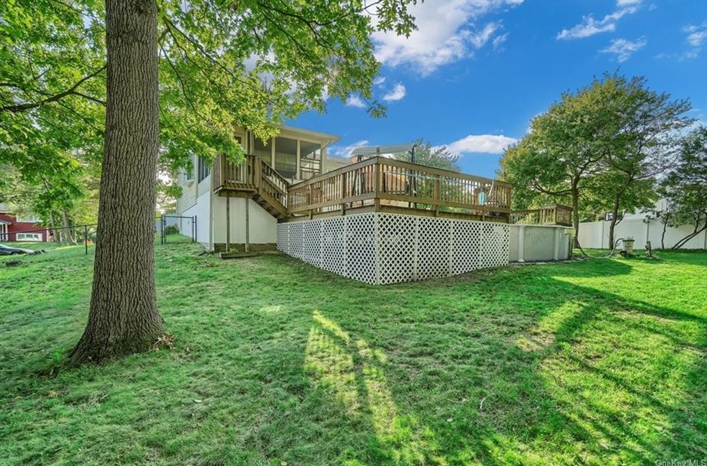 43 Maple Ln, Monroe NY  10950-1024 exterior