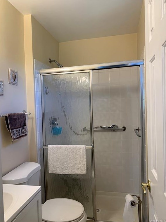 510 Drew Ln, Kent Lakes NY 10512-3750 exterior