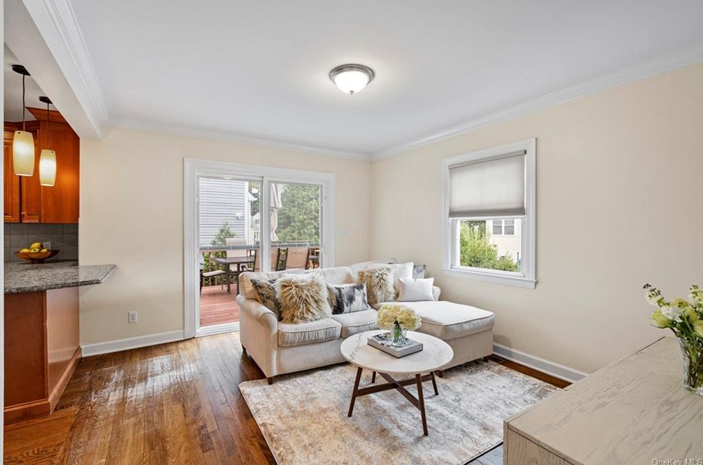 29 Howard Ave, Yonkers NY 10709-2714 exterior