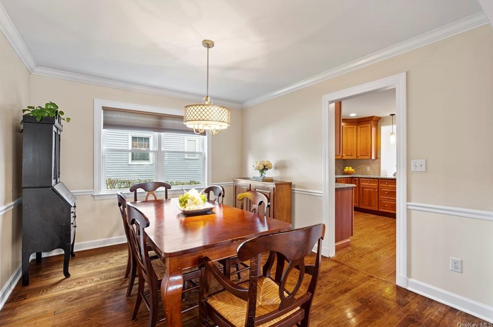 29 Howard Ave, Yonkers NY 10709-2714 exterior