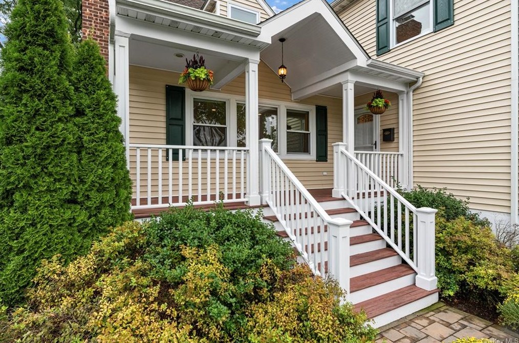 29 Howard Ave, Yonkers NY 10709-2714 exterior