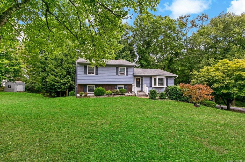 10 Terra Nova Dr, East Fishkill NY  12533-5101 exterior