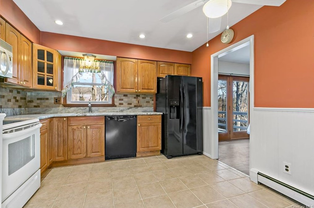 10 Terra Nova Dr, East Fishkill NY  12533-5101 exterior