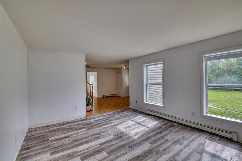 19 Jansen Ct, Walden NY  12586-3050 exterior