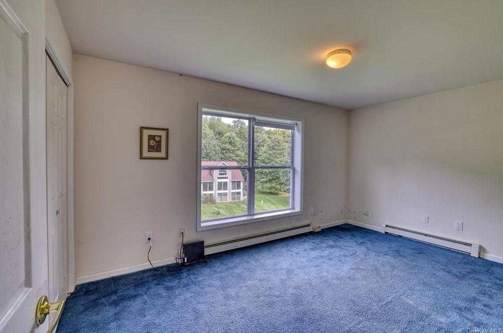 19 Jansen Ct, Walden NY  12586-3050 exterior