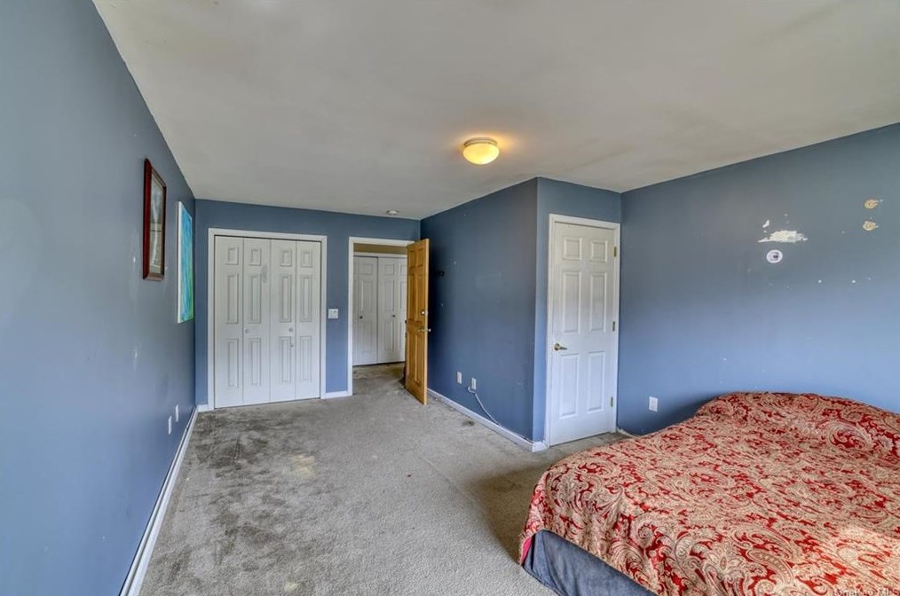 19 Jansen Ct, Walden NY  12586-3050 exterior